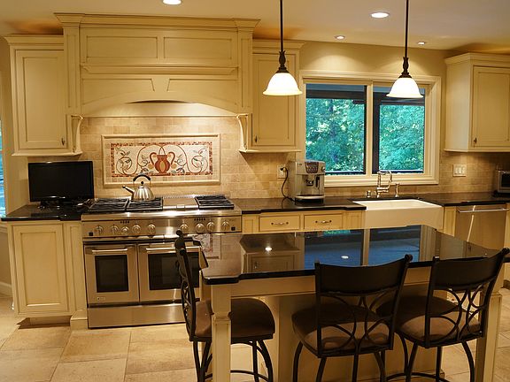 3rd image of 5581 Woodsong Dr