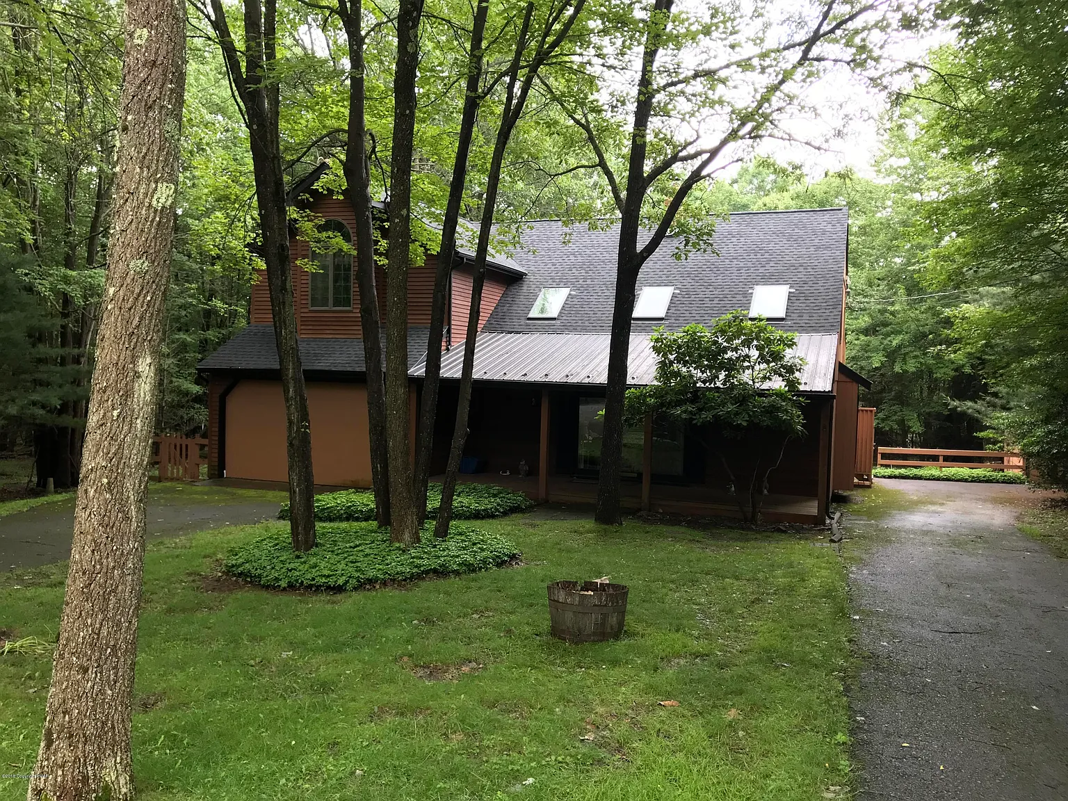 130 Maple Rd photo 1