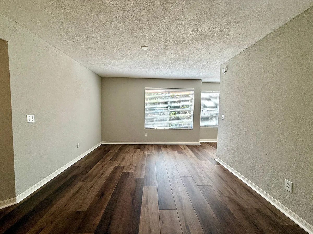 Building Photo - 5108 Conroy Rd #1715