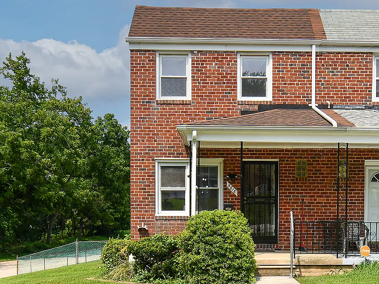 5618 Belleville Ave — Photo 3