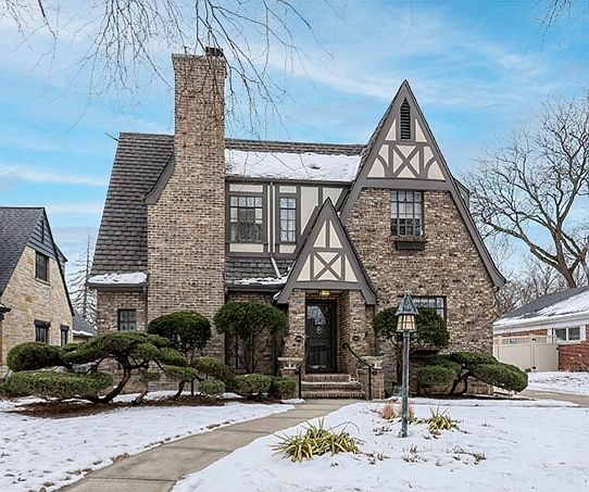 1st image of 902 Sherwood Pl