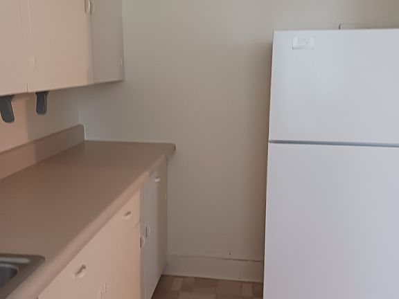 5th image of 134 Westmoreland Ct #3C