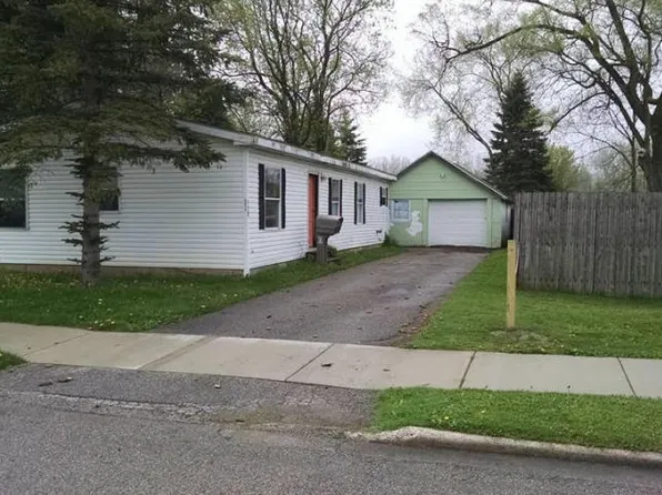 372 Gunn St, Sparta, MI 49345