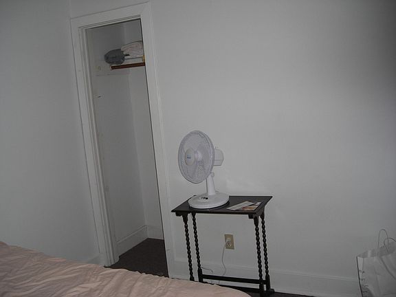 3rd image of 75 Washington St APT 4