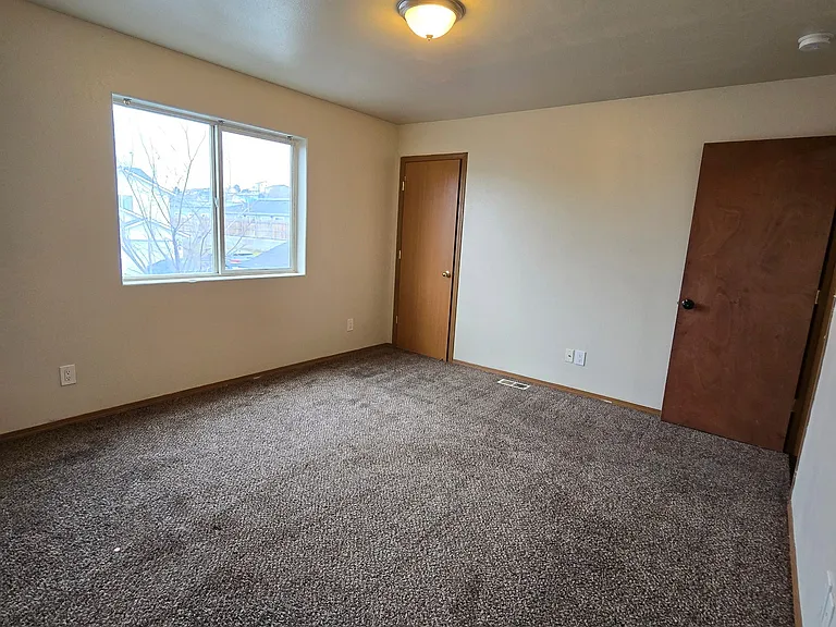 380 Dean Ave #B — Photo 11