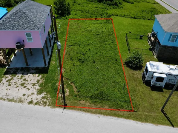 1768 Croaker Ln, Crystal Beach, TX 77650
