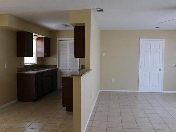 4th image of 6037 Tavendale Dr
