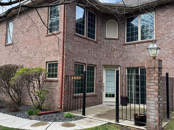 1423 Hunter Hill Rd, Hudson, WI 54016