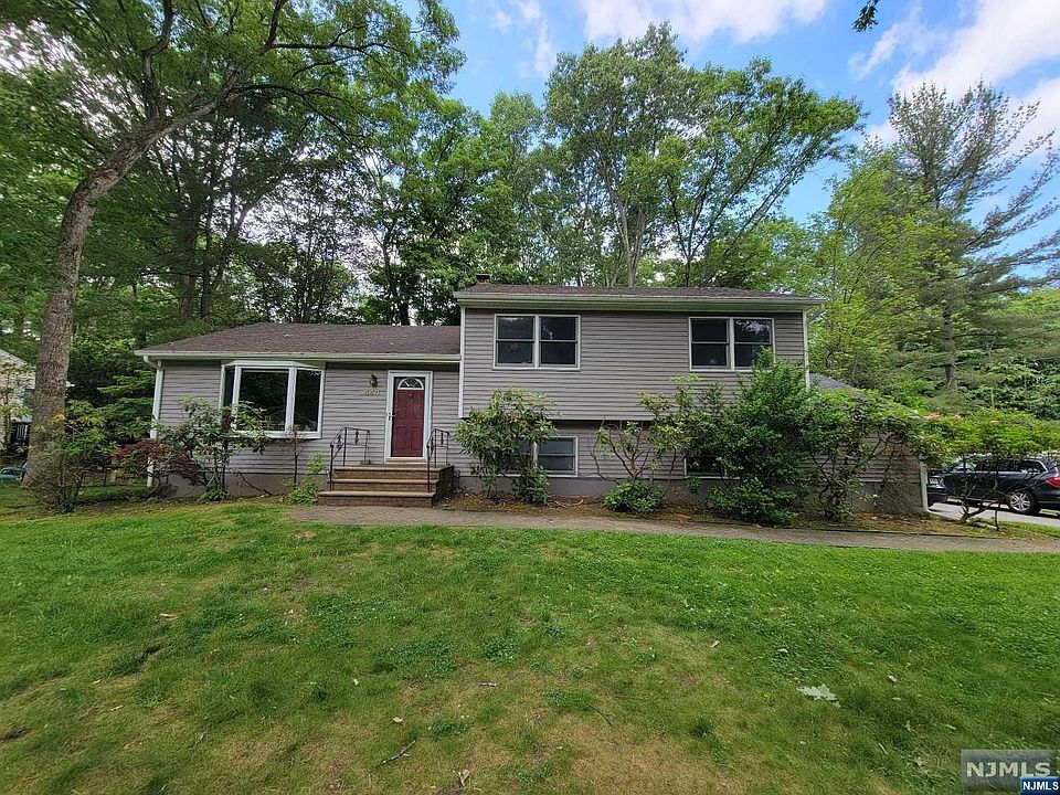 1st image of 449 Elizabeth Ave