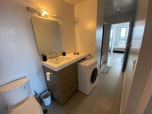 4th image of 318 Richmond St W #3011