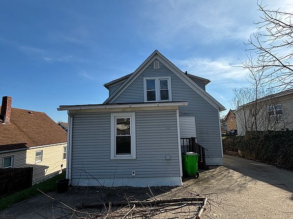 4th image of 99 Fernwood Ave