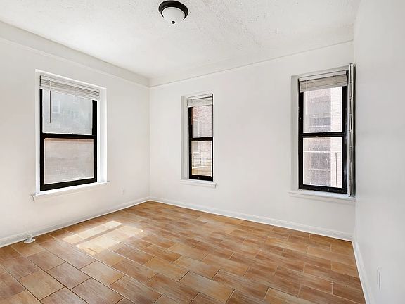 4th image of 10 W 93rd St APT 4C