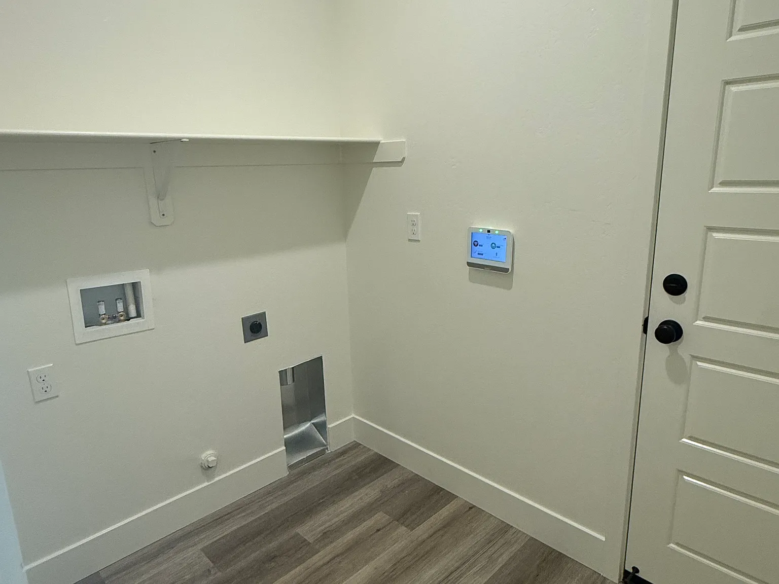 3 bed, 1230 sqft, $2,250 — Photo 3