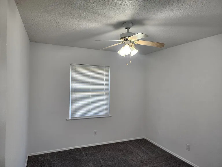 1804 Arthur Ave — Photo 13
