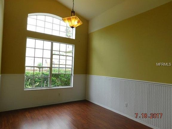 3rd image of 135 Boxwood Dr