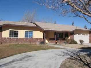 14436 Tonikan Rd, Apple Valley, CA 92307