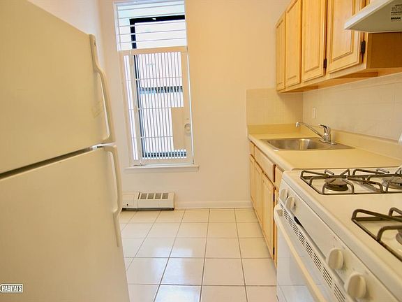 3rd image of 167 W 129th St APT 5D