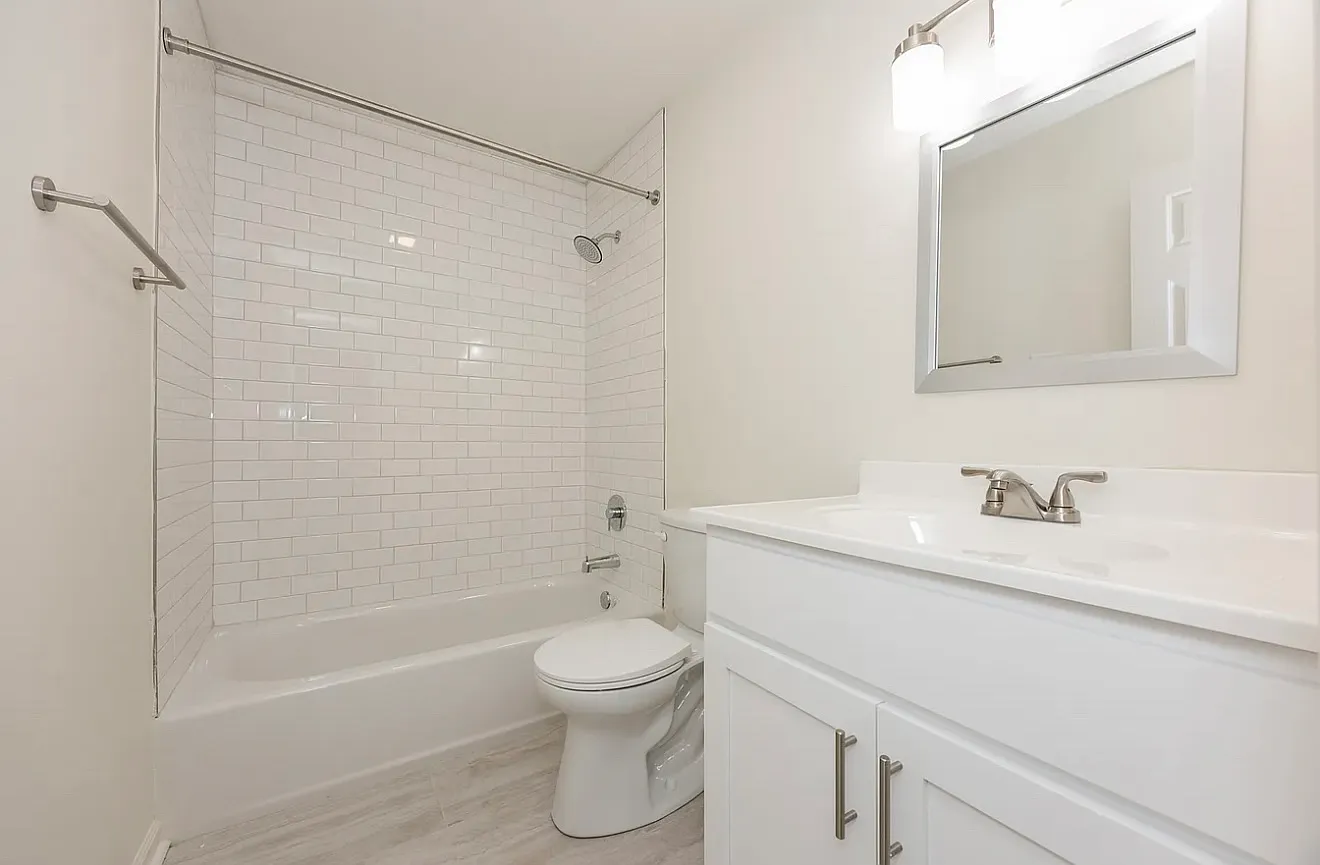 2 bed, 800 sqft, $1,300 — Photo 3
