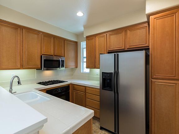 2nd image of 922 Bloomfield Ave
