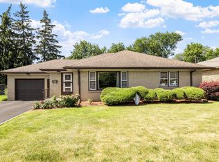 557 E 2nd St, Lockport, IL 60441