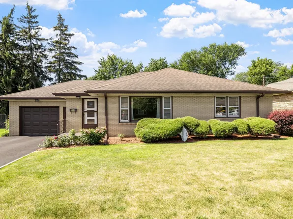 557 E 2nd St, Lockport, IL 60441