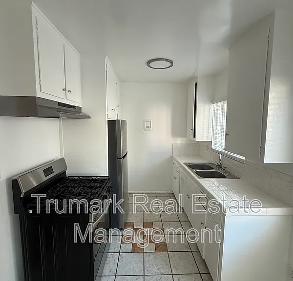 110 N Cedar St #16 — Photo 4