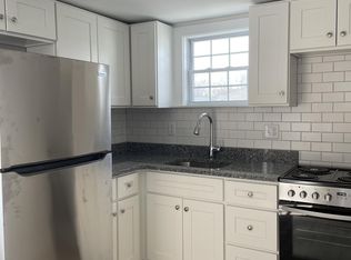 14 Phillips St #R2, North Kingstown, RI 02852