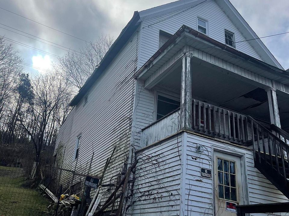 2nd image of 610 W State St