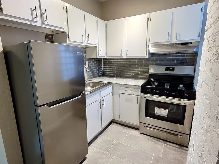 339 S Fairmount St — Photo 4