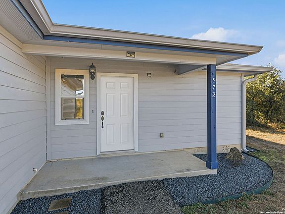 3rd image of 572 Hillside