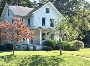 54 Comstock Ave, Ivoryton, CT 06442