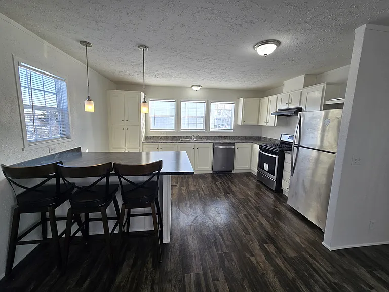1319 York St — Photo 2