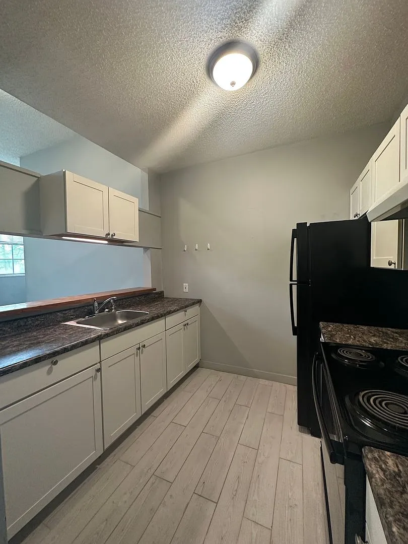 340 West — Photo 1