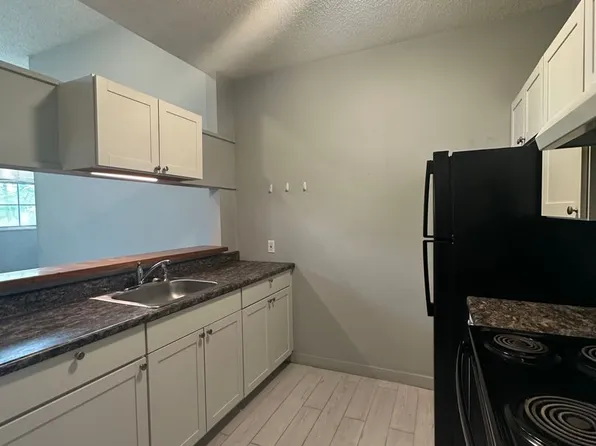340 West, 340 West St #103, Pittsfield, MA 01201