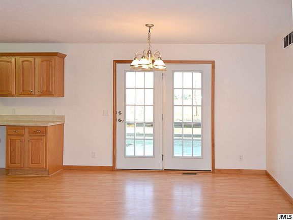 5th image of 2321 S Burgett Ln #23