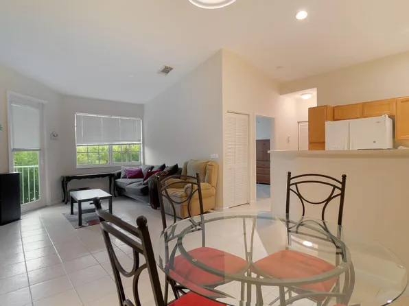 3079 Laurel Ridge Circle, Riviera Beach, FL 33404