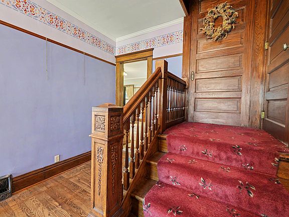 5th image of 116 E Mill St