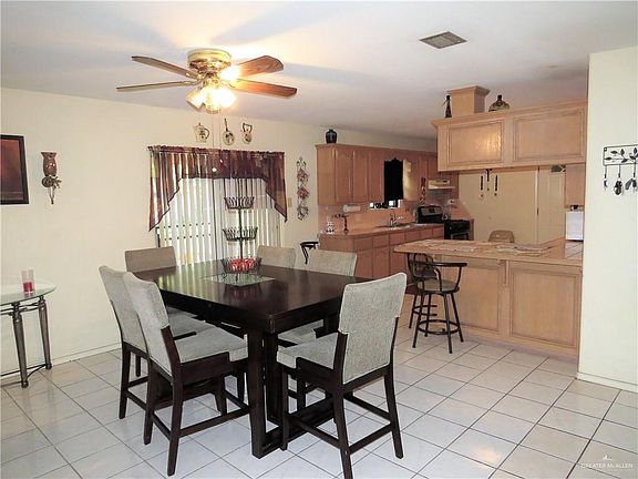 5th image of 1011 S 16th Ave