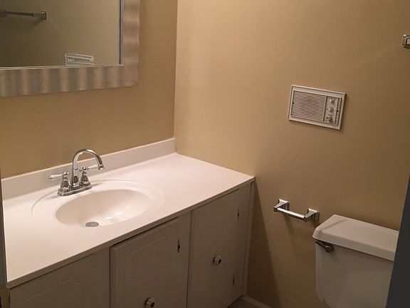 2nd image of 126 Oakmont Dr APT 8