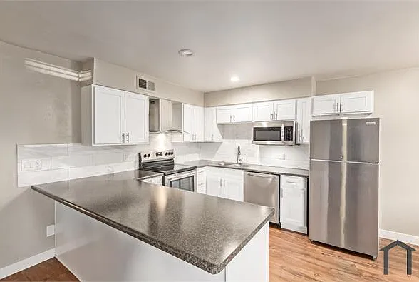 2 bed, 800 sqft, $1,445 — Photo 2