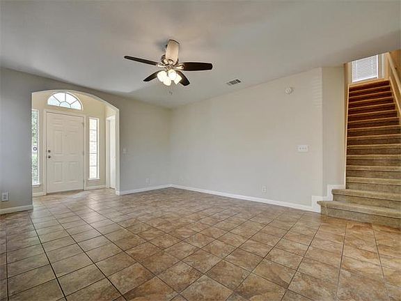 4th image of 211 Estate Dr
