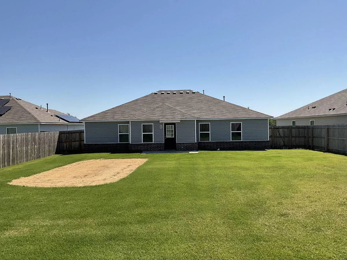 1720 S 15th St in Broken Arrow, OK 74012 — Photo 2