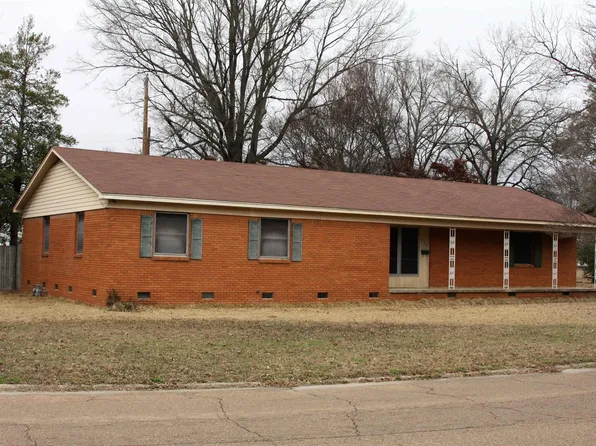 847 Laughrun Dr, Forrest City, AR 72335