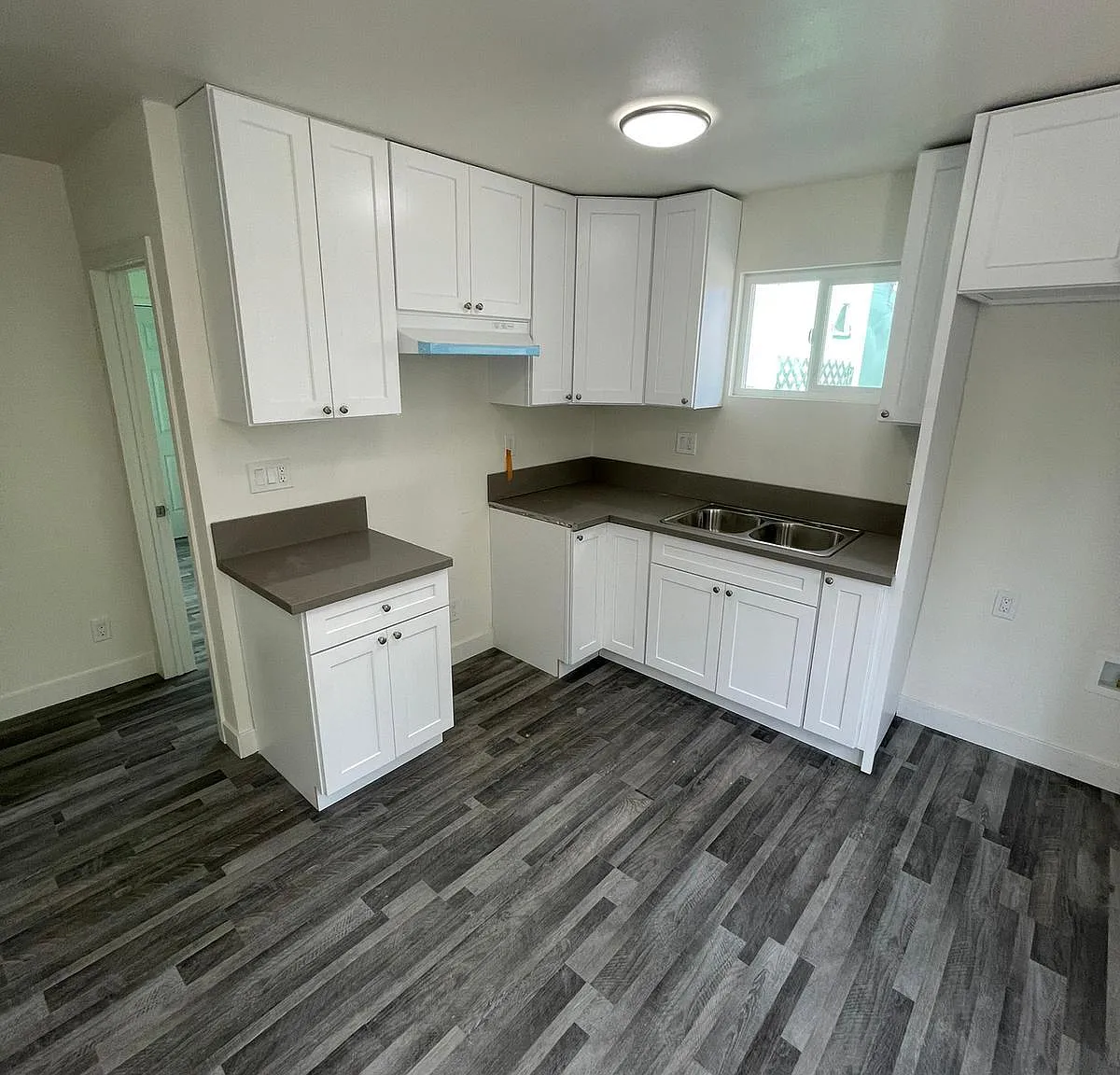 3 bed, $3,500 — Photo 1