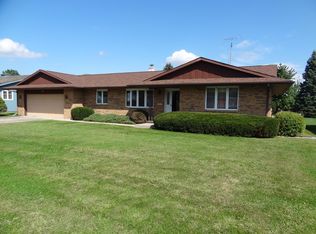 328 N Woodland Dr, North English, IA 52316