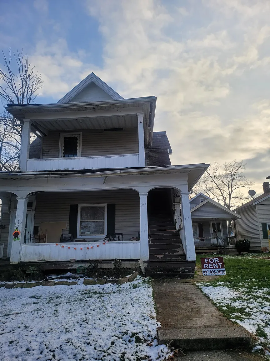 111 E Cassilly St photo 1