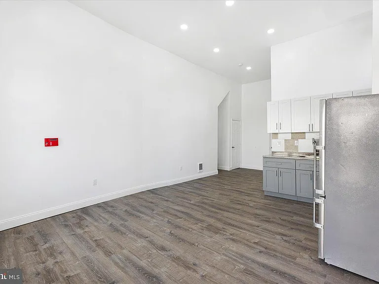 6940 Woodland Ave #1 — Photo 4