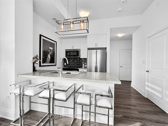 5th image of 470 Dundas St E #515