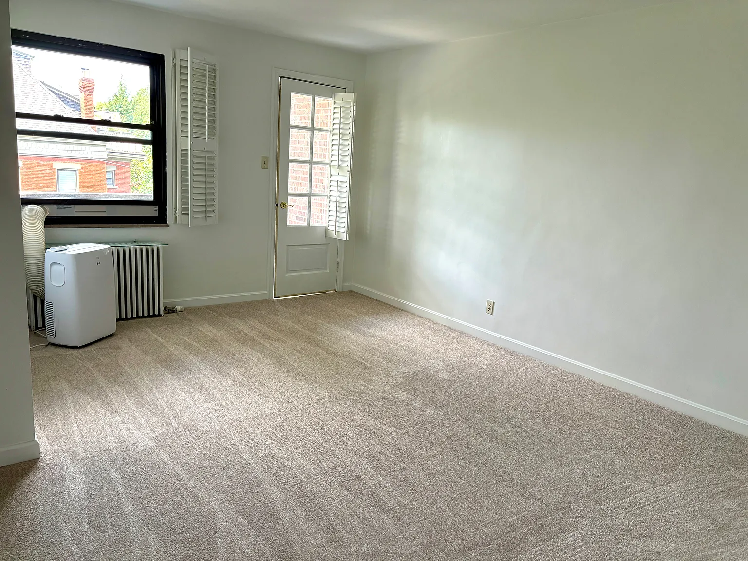 2 bed, 1085 sqft, $1,950 — Photo 2