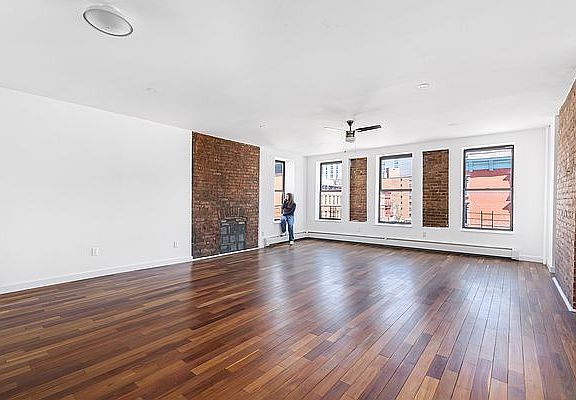 3rd image of 1685 Lexington Ave #4